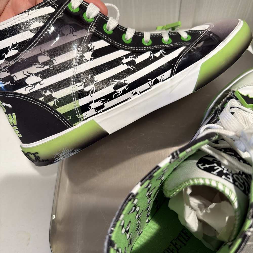 Edgy Black and White High-Top Sneakers with Green Accents - Picture 5 of 9